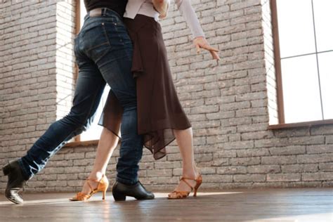 What to Wear to Ballroom Dance Class: A Stylish and Comfortable Dance Wear Guide